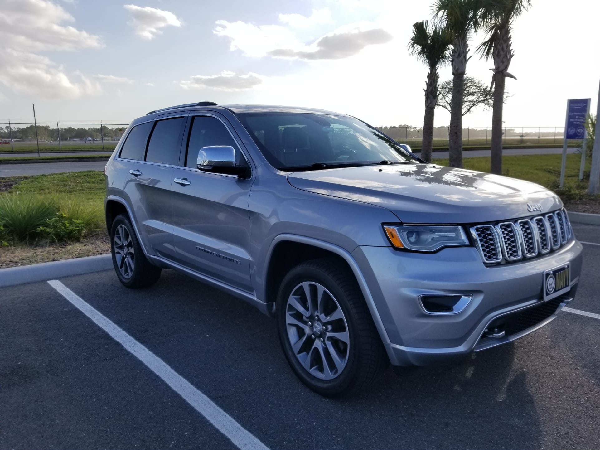 Used 2017 Jeep Grand Cherokee Overland w/ Trailer Tow Group IV RWD image 1
