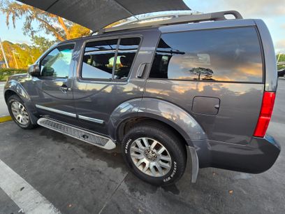 Used 2012 Nissan Pathfinder LE