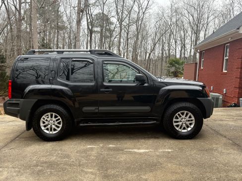 Used 2014 Nissan Xterra S image 4