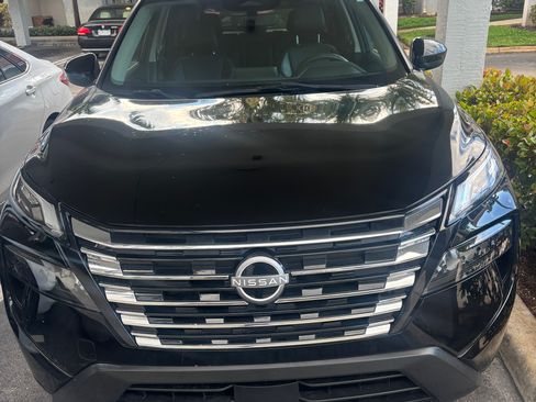 Used 2024 Nissan Rogue SV w/ SV Premium Package image 13