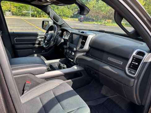 Used 2022 RAM 1500 Big Horn AWD/4WD image 8