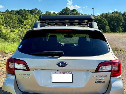Used 2018 Subaru Outback 3.6R Limited AWD/4WD image 5