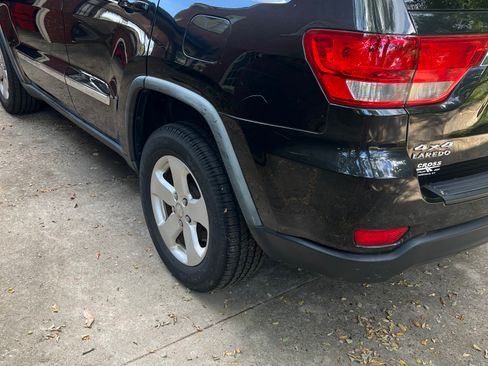 Used 2012 Jeep Grand Cherokee Laredo AWD/4WD image 24