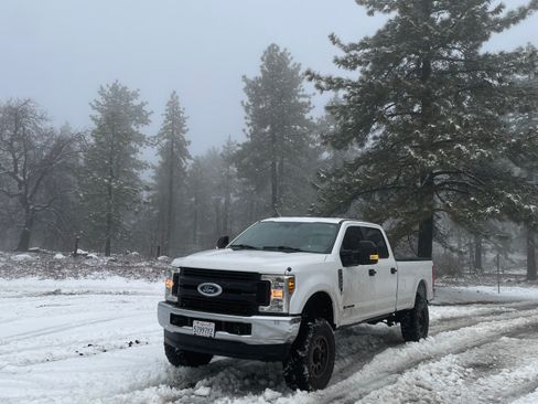 Used 2019 Ford F350 XL w/ Power Equipment Group image 4
