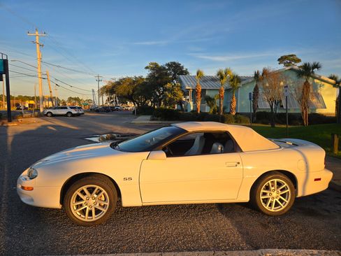 Used 1999 Chevrolet Camaro Z28 w/ SS Performance/Appearance Pkg image 5