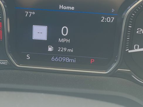 Used 2021 GMC Yukon XL Denali w/ Denali Ultimate Package image 10