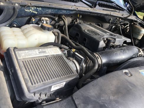 Used 2001 GMC Sierra 2500 SLE w/ Convenience Plus Group image 11