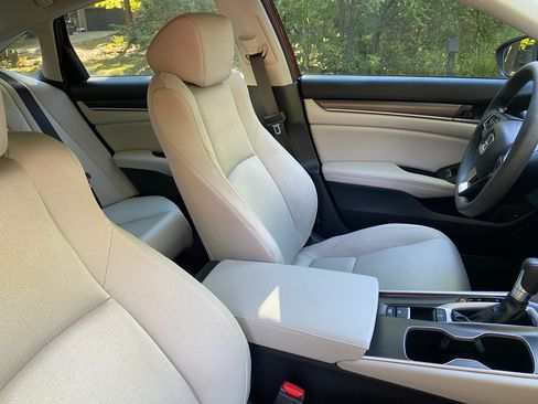 Used 2018 Honda Accord LX image 16