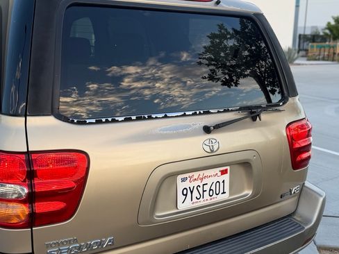 Used 2003 Toyota Sequoia SR5 RWD image 9