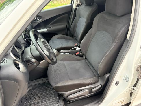 Used 2016 Nissan Juke SV image 11