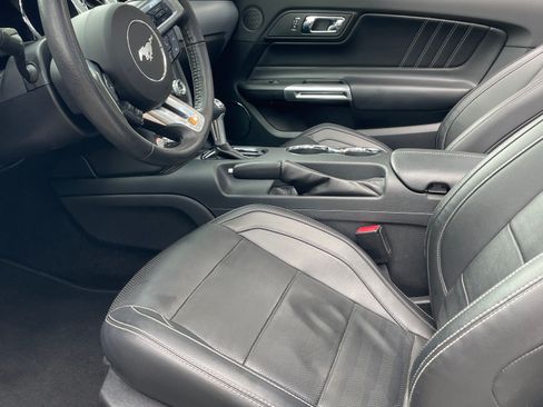 Used 2017 Ford Mustang GT Premium RWD image 9