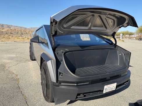Used 2024 Tesla Cybertruck Cyberbeast AWD/4WD image 10