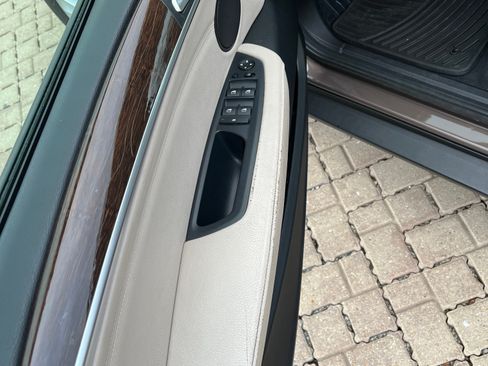 Used 2012 BMW X5 xDrive35d image 23