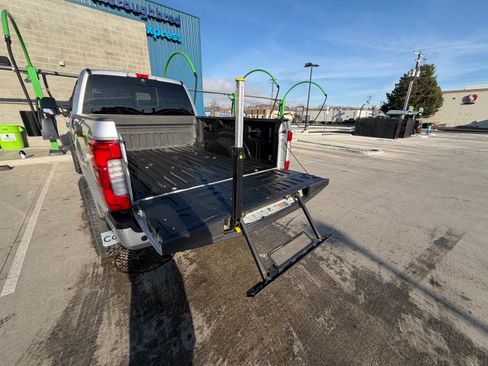 Used 2017 Ford F350 Platinum w/ Platinum Ultimate Package image 5