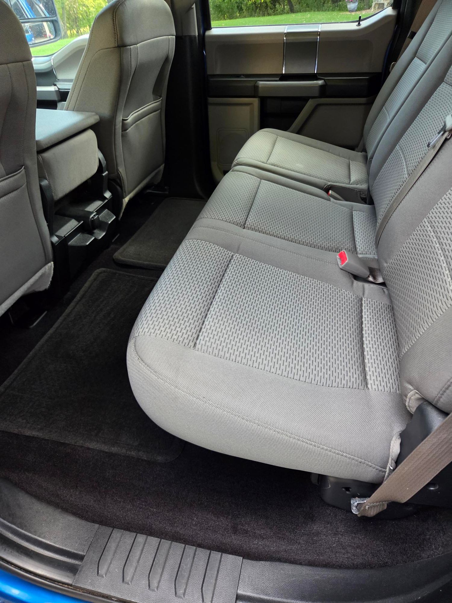 Used 2015 Ford F150 XLT w/ Equipment Group 302A Luxury AWD/4WD image 11