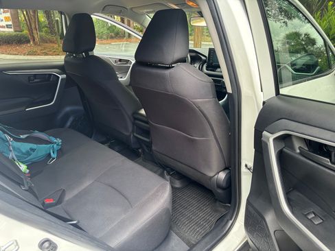 Used 2020 Toyota RAV4 LE w/ All Weather Liner Package AWD/4WD image 10