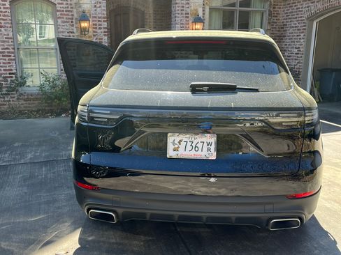 Used 2021 Porsche Cayenne image 18