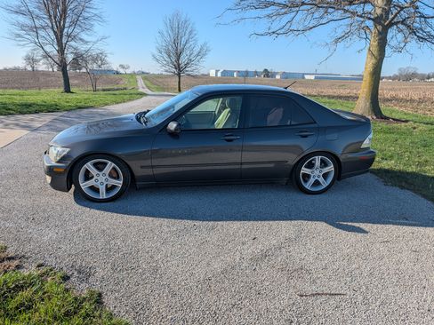 Used 2001 Lexus IS 300 300 Sedan 4D image 2