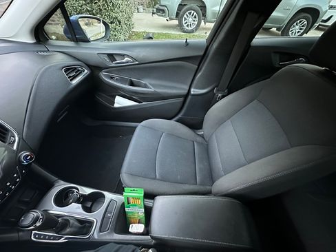 Used 2018 Chevrolet Cruze LT w/ Convenience Package image 9