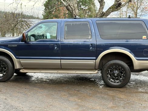 Used 2005 Ford Excursion Eddie Bauer image 2