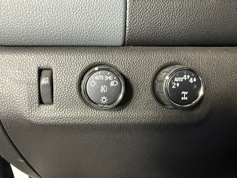 Used 2020 Chevrolet Colorado Z71 AWD/4WD image 21