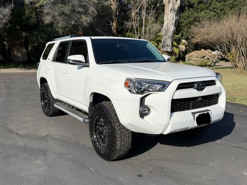 Used 2023 Toyota 4Runner SR5 Premium image 1