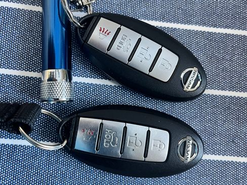 Used 2016 Nissan Sentra SR image 11