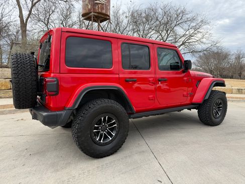 Used 2024 Jeep Wrangler Unlimited Rubicon image 5