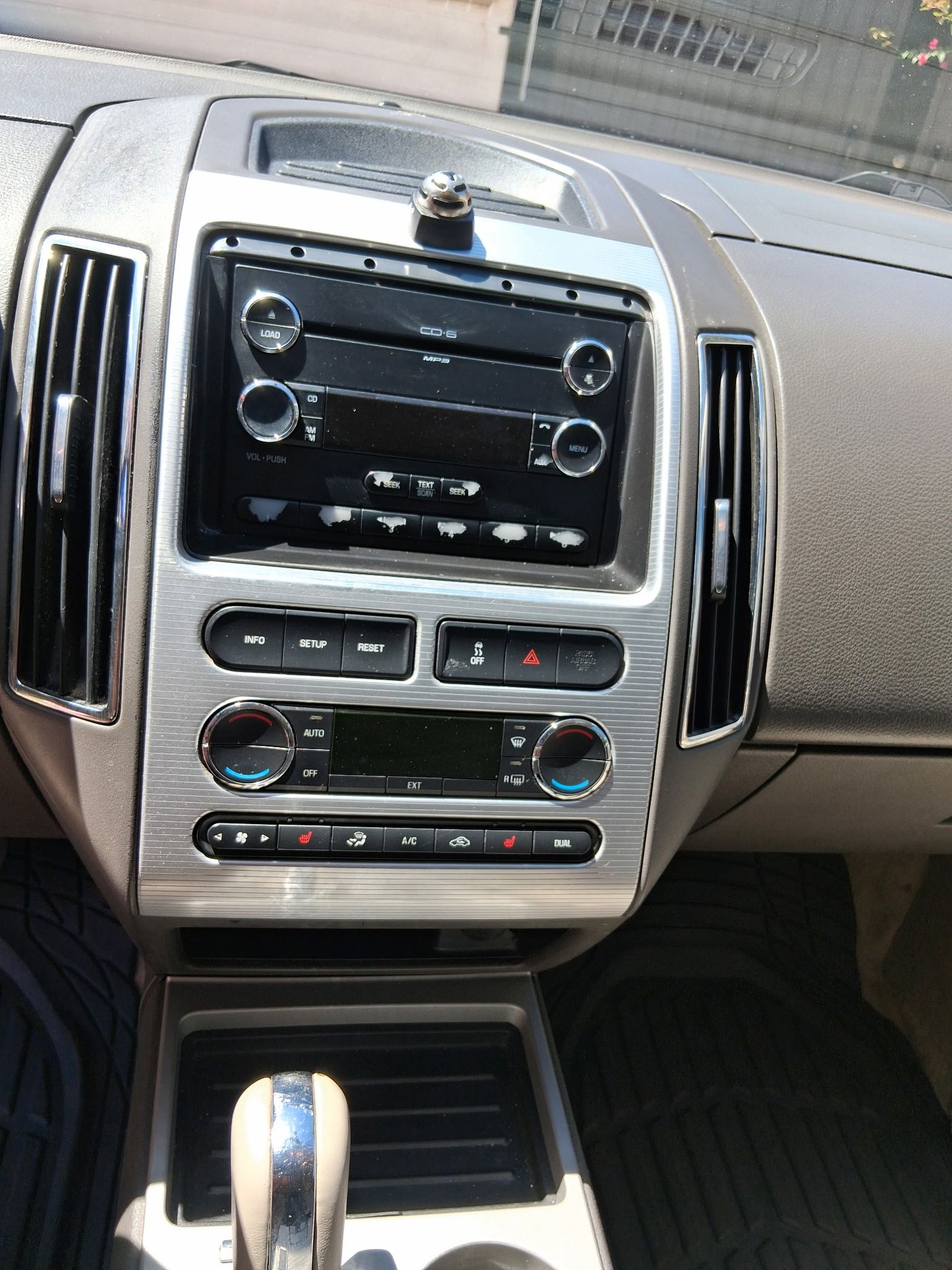 Used 2010 Ford Edge SEL FWD image 6