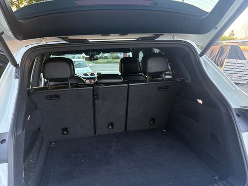 Used 2019 Porsche Cayenne image 12