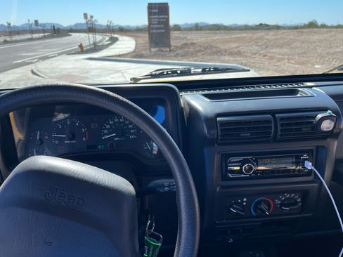 Used 2000 Jeep Wrangler SE image 16