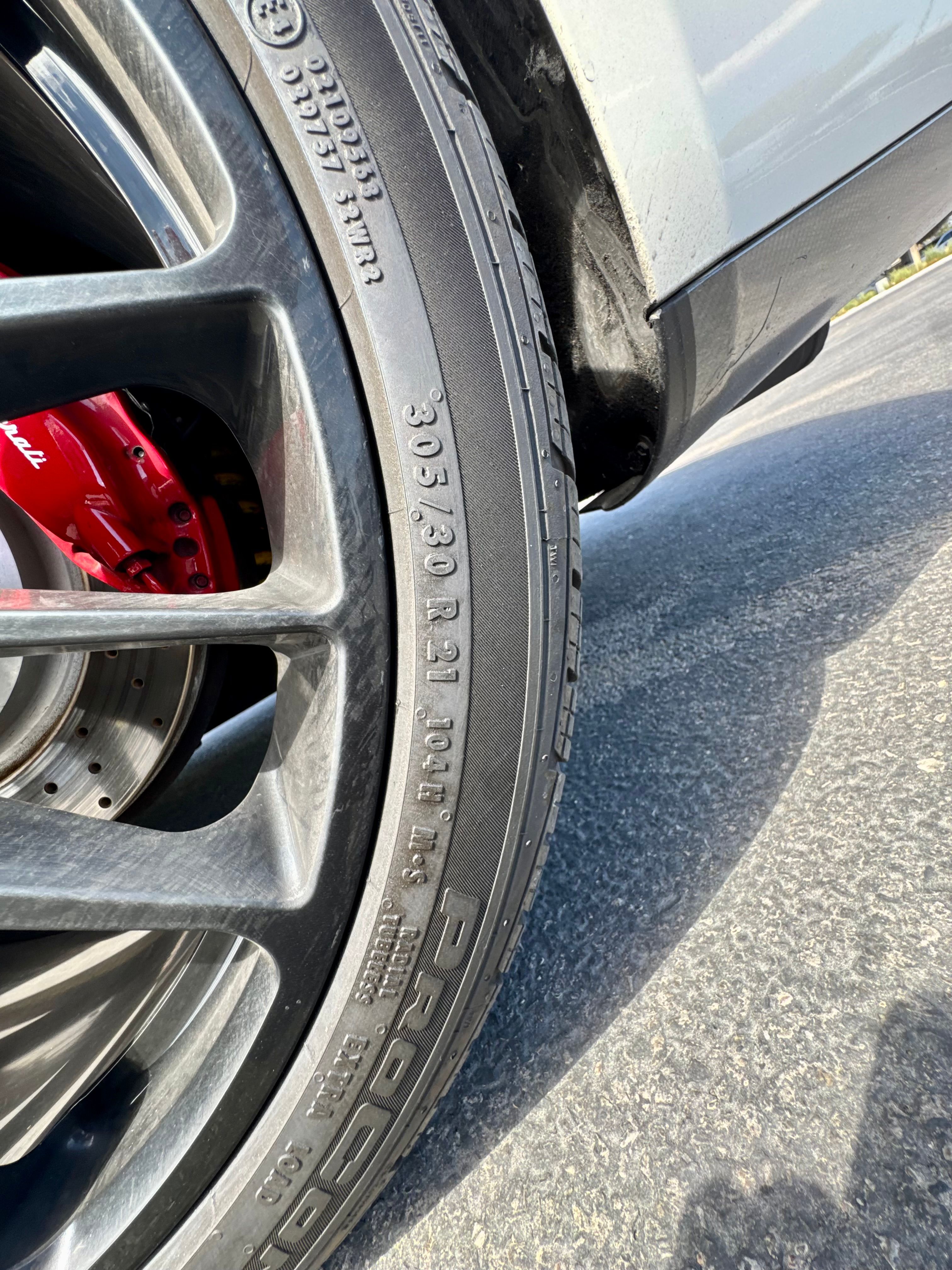Used 2014 Maserati Quattroporte GTS RWD image 13