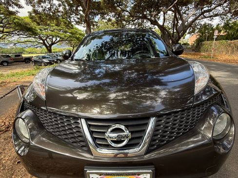 Used 2011 Nissan Juke SV FWD image 2