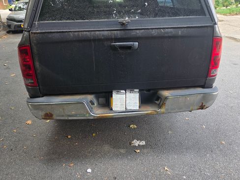 Used 2004 Dodge Ram 1500 Truck ST image 10