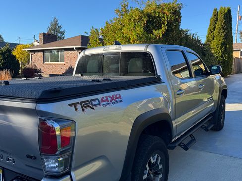 Used 2020 Toyota Tacoma TRD Off-Road image 9