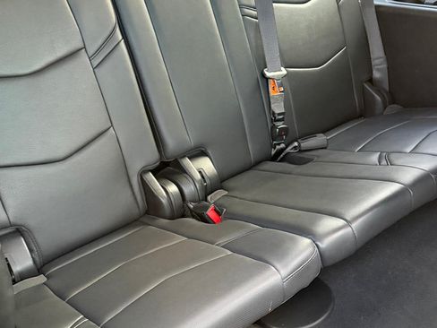 Used 2019 Cadillac Escalade ESV Premium Luxury image 2