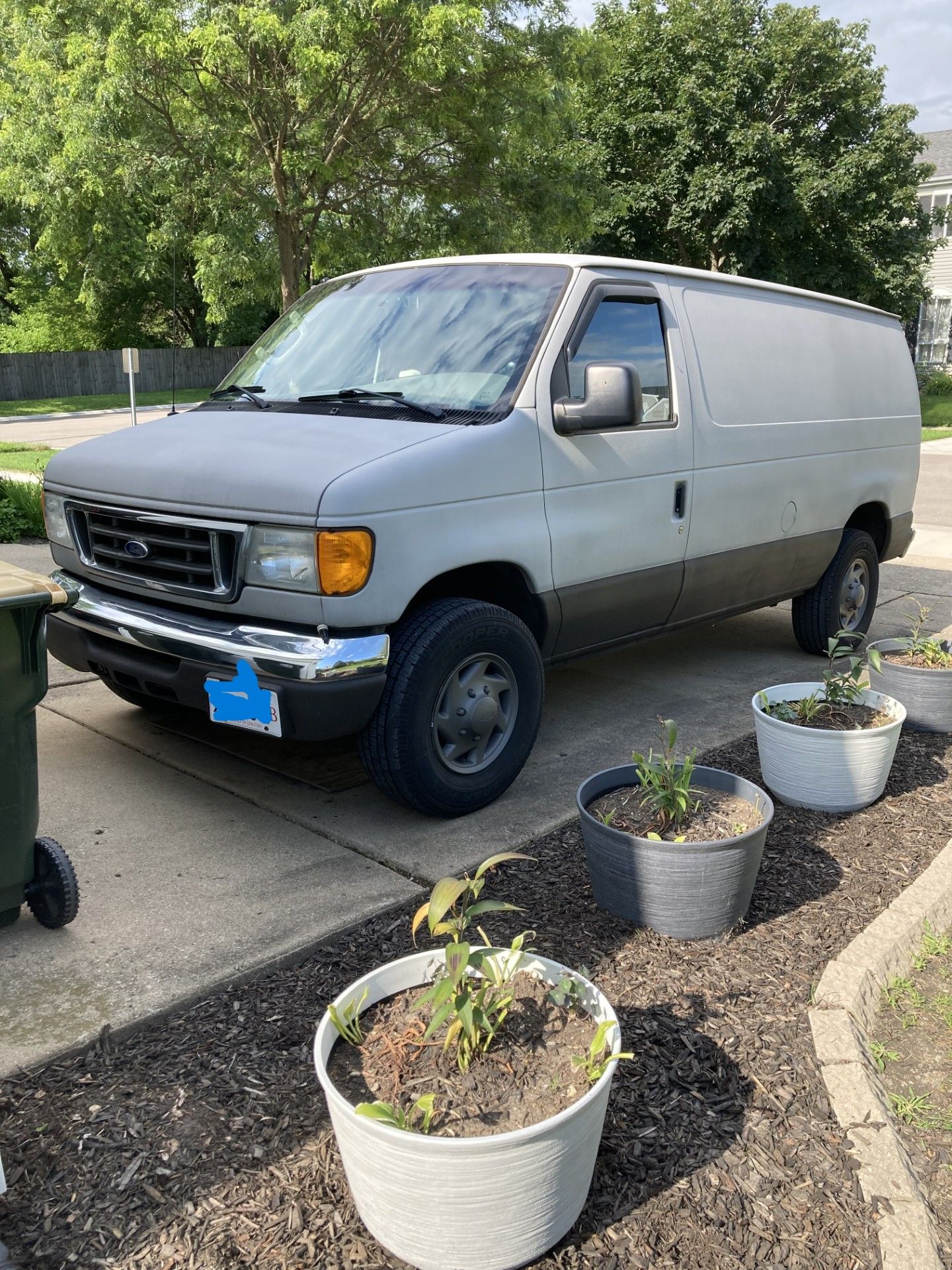 Used 2006 Ford E-350 and Econoline 350 Super Duty RWD image 1