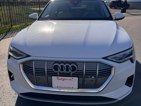 Used 2019 Audi e-tron Premium Plus image 2