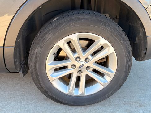 Used 2016 Ford Explorer XLT w/ Equipment Group 202A image 24