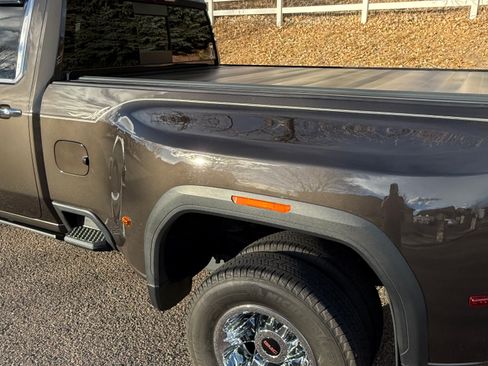 Used 2021 GMC Sierra 3500 SLT w/ SLT Premium Package image 13