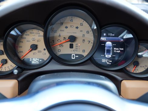 Used 2017 Porsche 911 Carrera S image 9