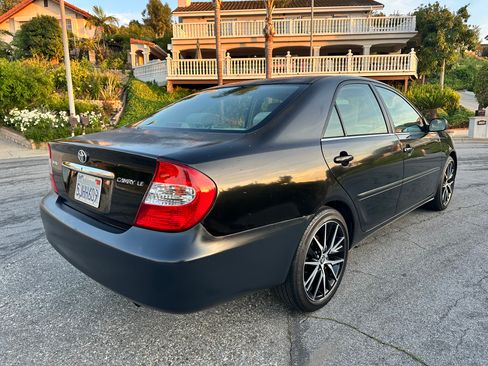 Used 2004 Toyota Camry LE image 16