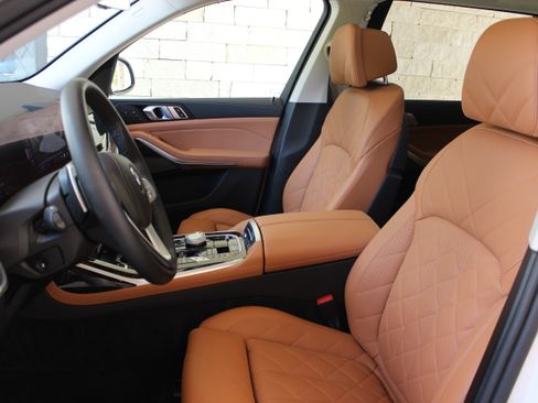 Used 2025 BMW X7 xDrive40i w/ Executive Package AWD/4WD image 6