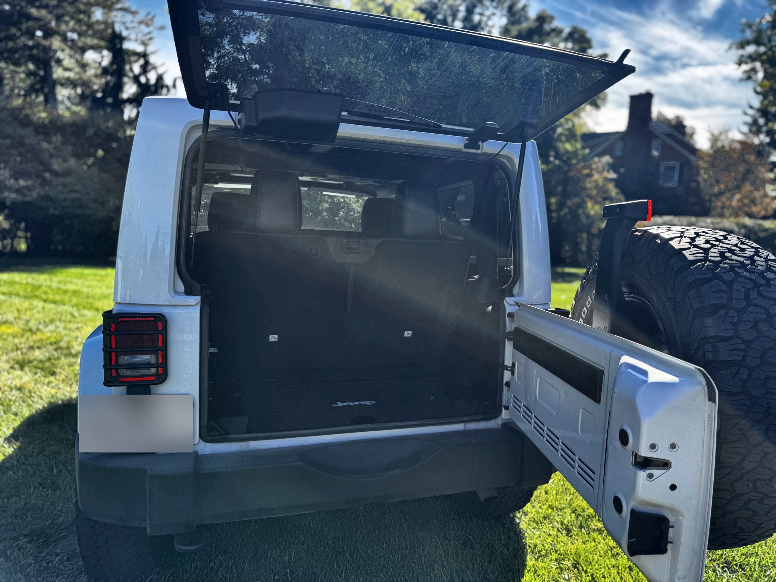 Used 2015 Jeep Wrangler Rubicon AWD/4WD image 11
