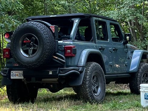 Used 2024 Jeep Wrangler Unlimited Rubicon image 9