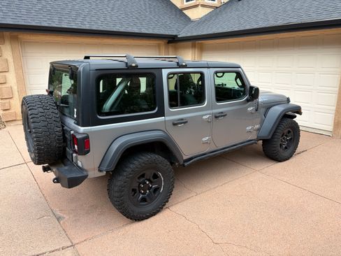 Used 2018 Jeep Wrangler Unlimited Sport AWD/4WD image 17