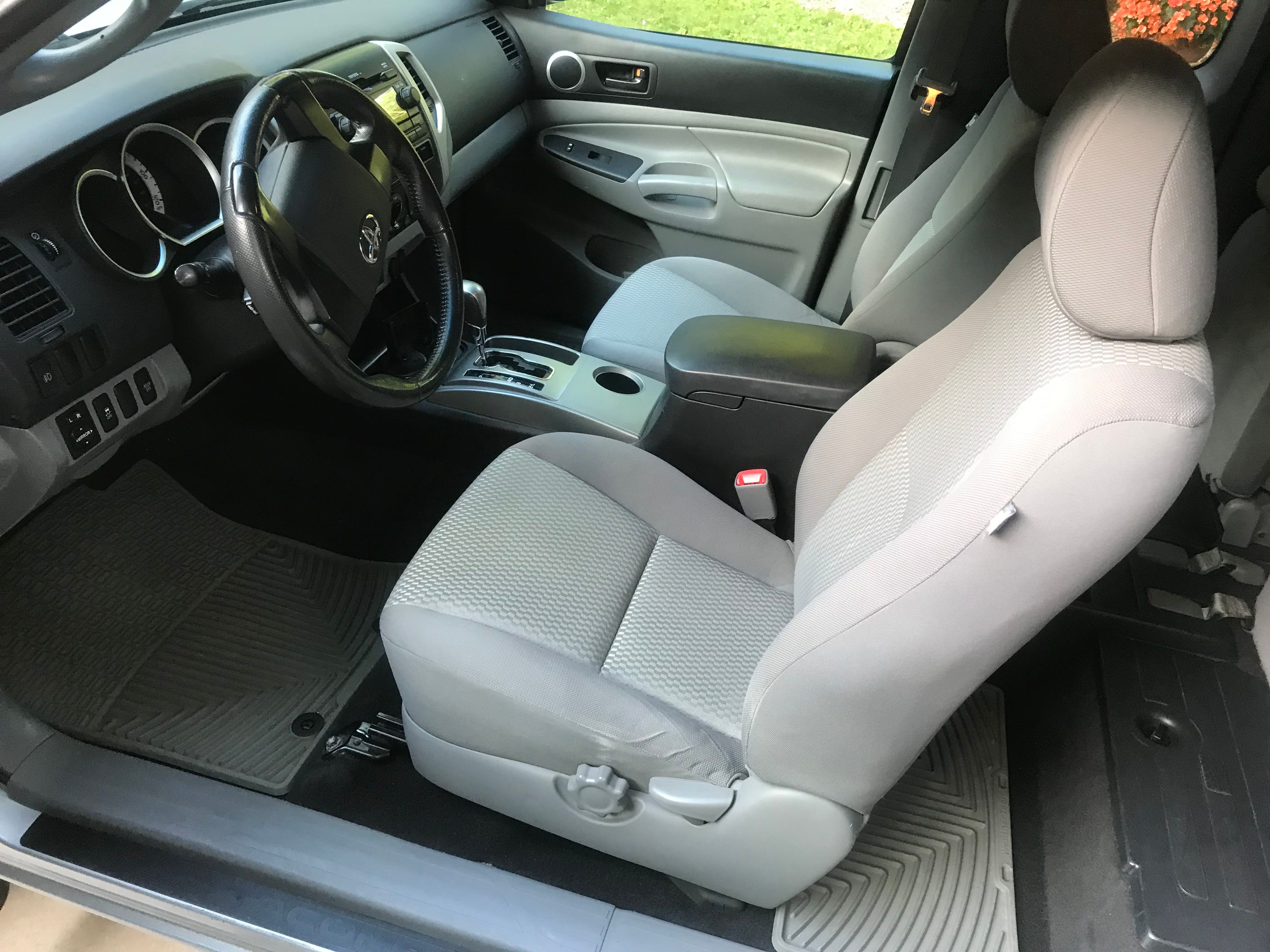 Used 2012 Toyota Tacoma 4x4 Access Cab V6 w/ SR5 Pkg image 19