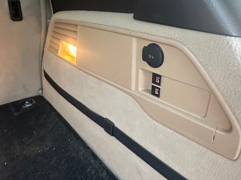 Used 2012 Volkswagen Touareg Hybrid image 18