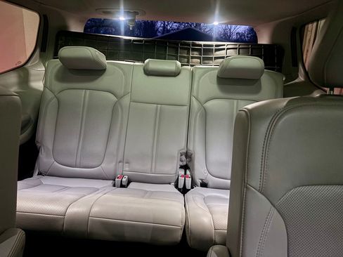 Used 2022 Jeep Wagoneer Series III w/ Premium Group I image 13