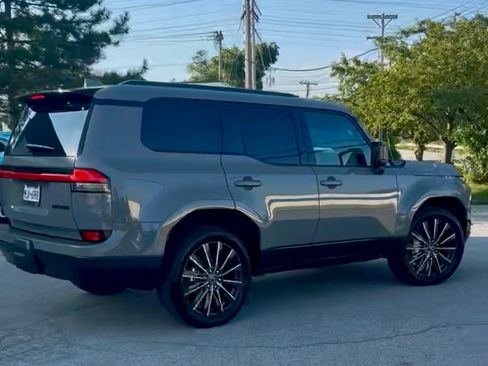 Used 2026 Lexus GX 550 w/ Accessory Package (2T) AWD/4WD image 1